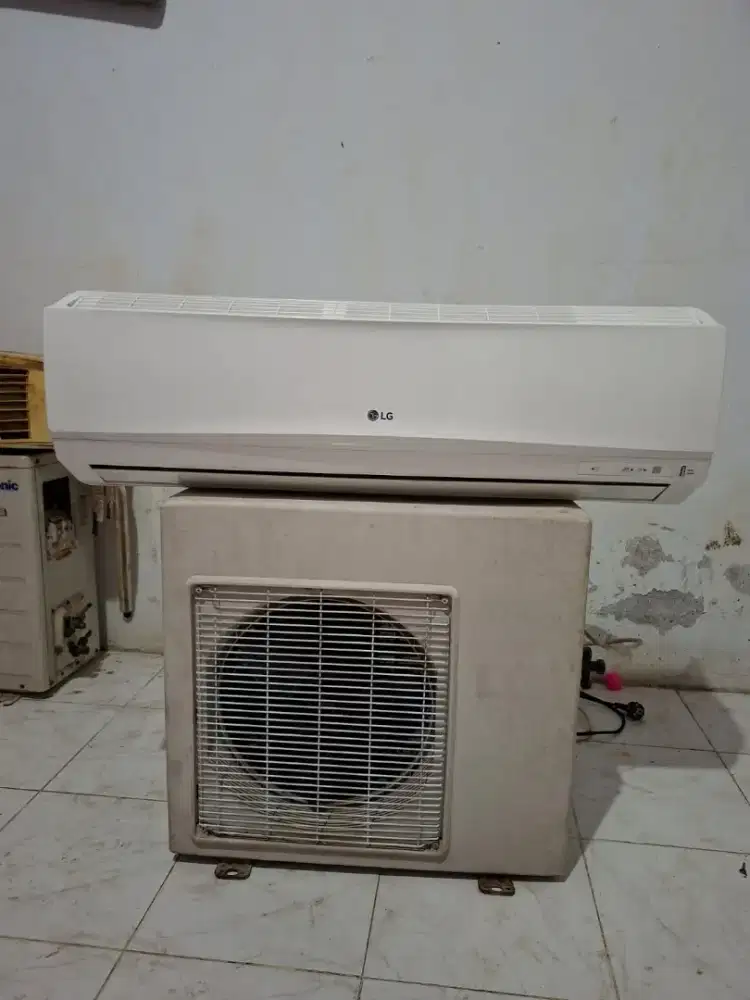 Dijual AC setengah pk merek LG siap pasang dan bergaransi