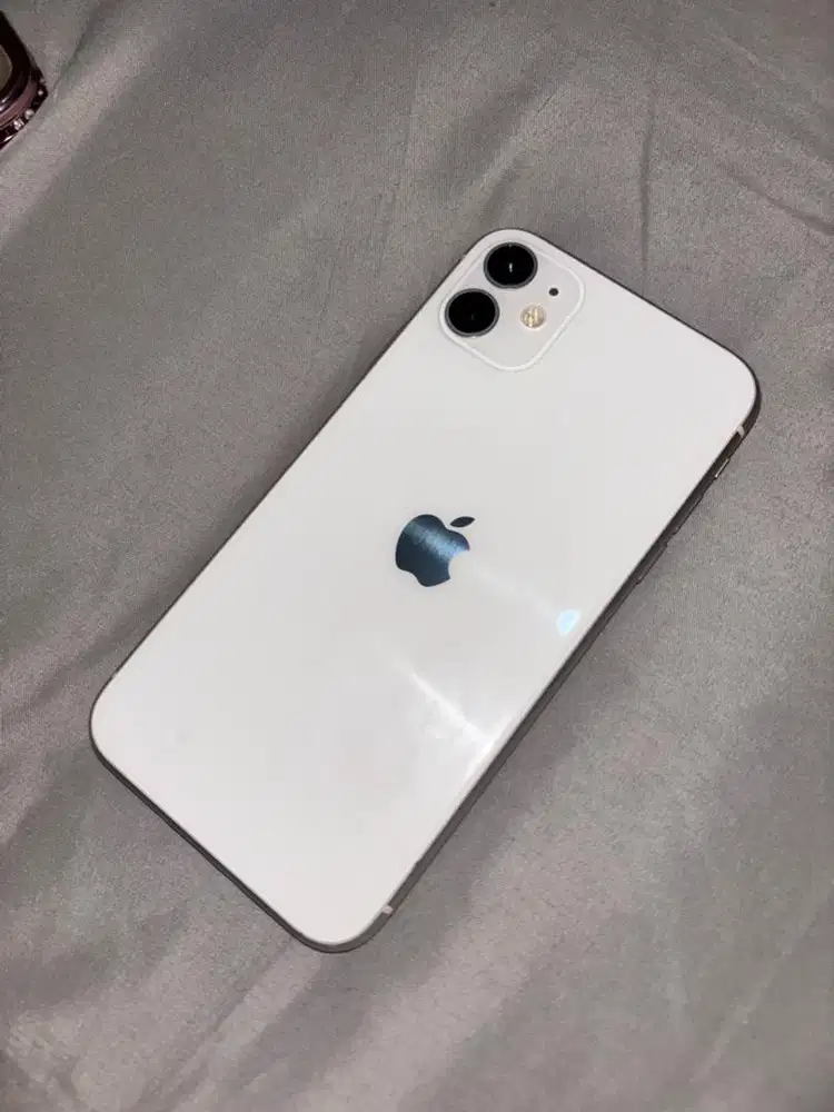 iPhone 11 64 GB - iBox