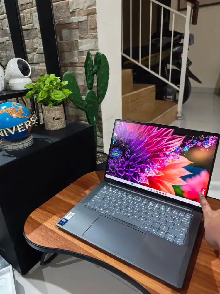 Laptop Lenovo Yoga Pro 7 14IAH10 Ultra 9 285H x zenbook msi