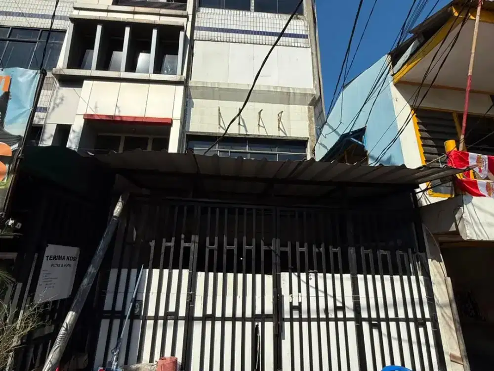 Dijual Ruko 4 Lantai hadap Barat Hook di jalan raya Latumenten