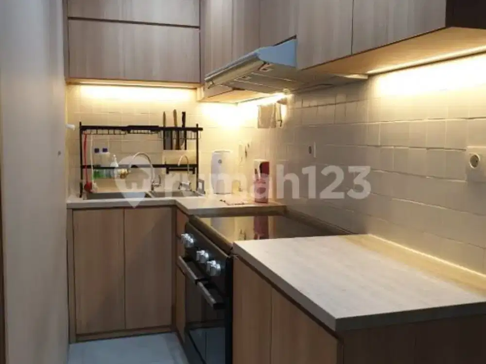 Dijual Rumah Cantik Sudah Renovasi Ada Rooftop di Gading Serpong