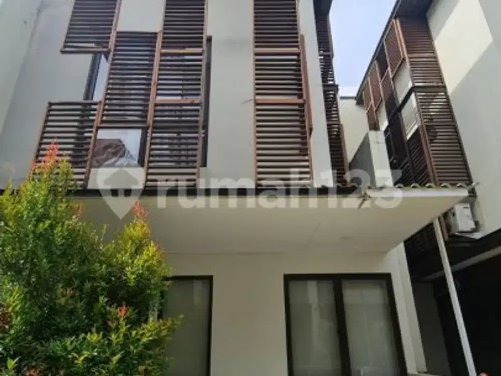 Dijual Rumah 3 Lantai Furnished Di Whelford Bsd Tangerang