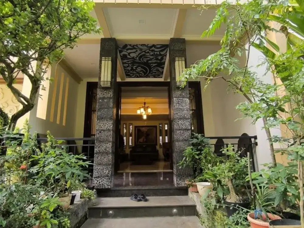 Dijual Rumah Langka Pondok Indah dengan Pool Jakarta Selatan