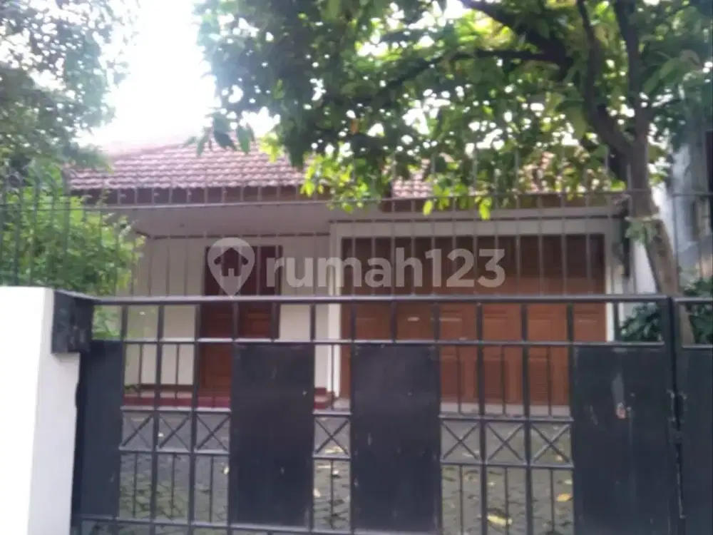 Dijual Rumah Luas di Menteng Jakarta Pusat