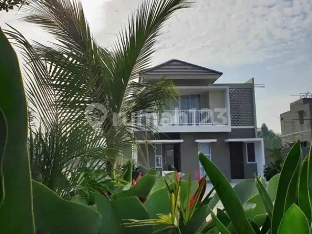 Rumah Asri Konsep Villa  Fasilitas Kolam Renang
