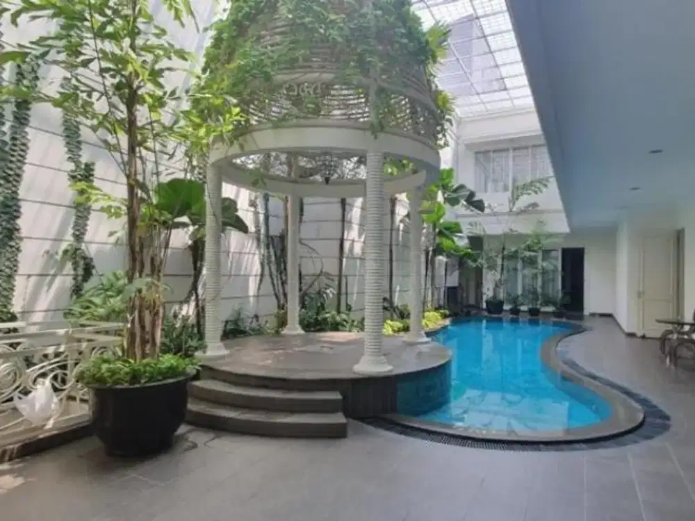 Dijual Rumah Mewah Dengan Kolam Renang Di Jakarta Pusat