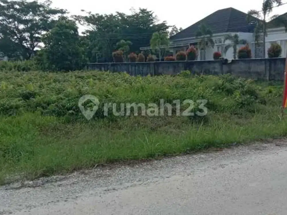 Tanah luas di jalan mustafa yatim sudirman