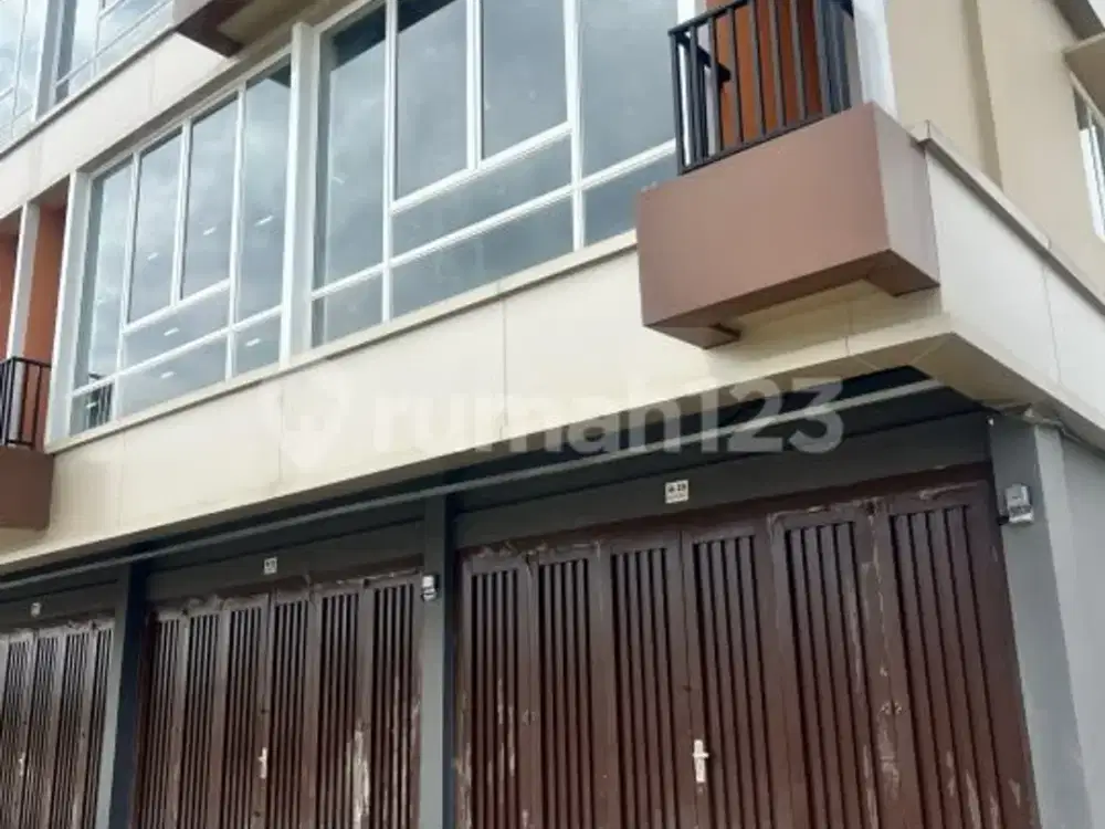 Ruko 3 Lantai Siap Huni Dekat Sudirman
