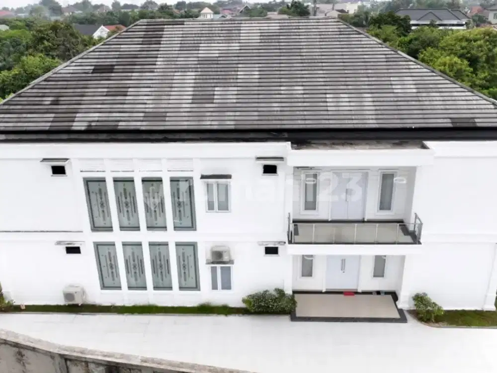 Rumah Mewah Di Tengah Kota Full Perabot Dan Interior