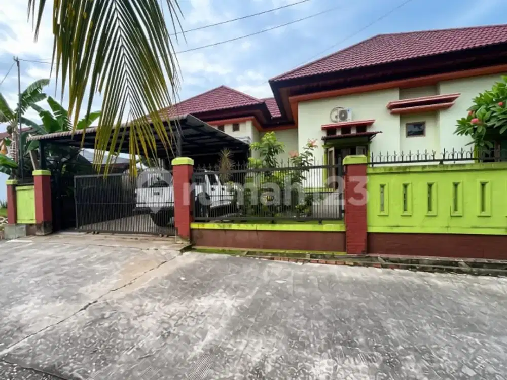 Dijual Rumah Mewah Tanah Luas Dekat Bandara