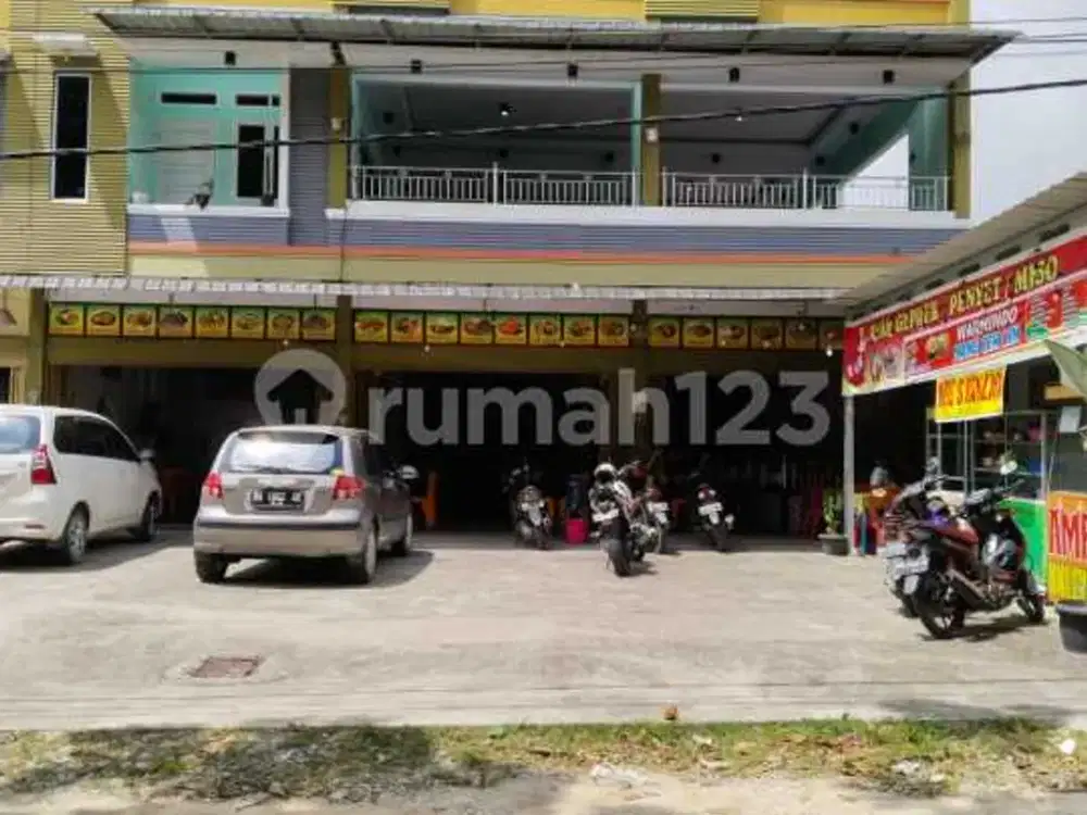 Ruko Di Sewa Atau Dijual 3 Pintu