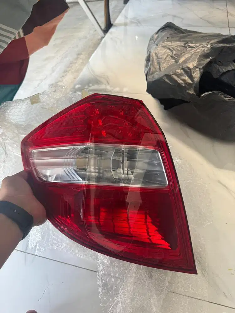 Dijual lampu stoplamp jazz 2012