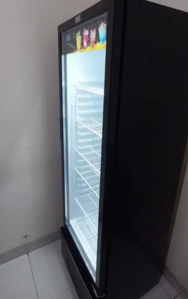 SHOWCASE RSA COOLER