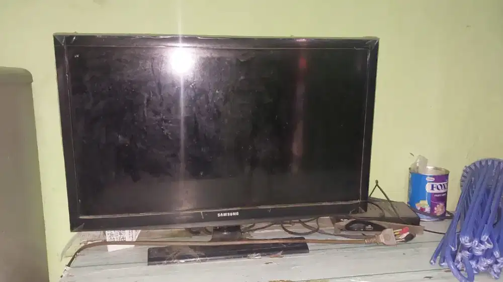 SAMSUNG 32in LED BUKAN SMART