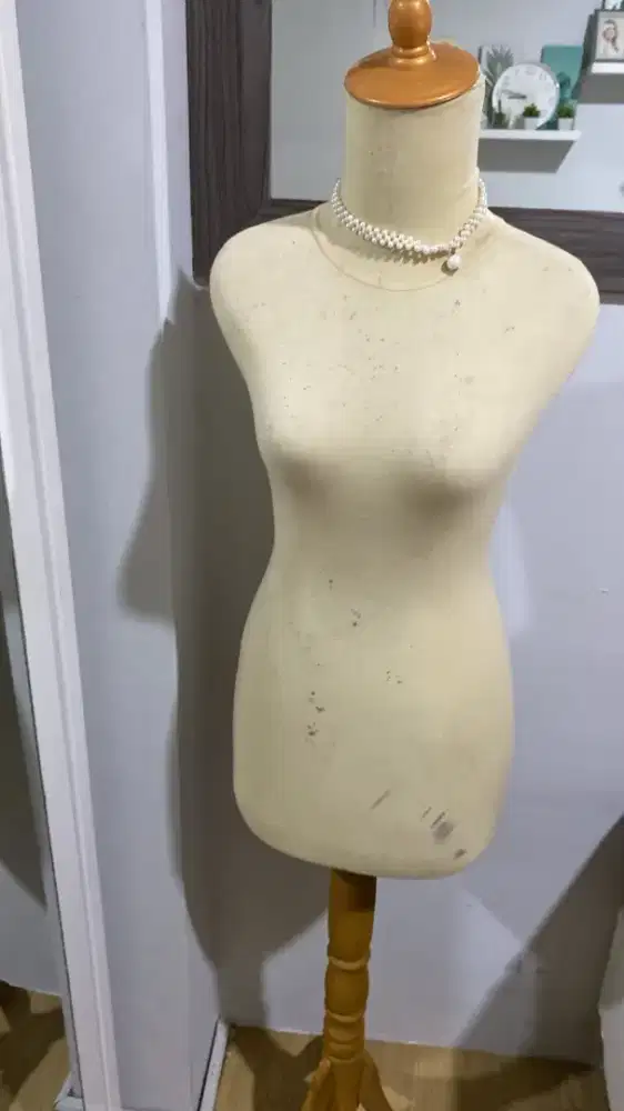 Di jual patung baju