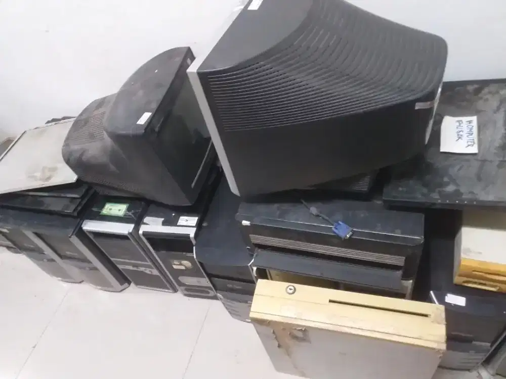 Beli komputer rusak