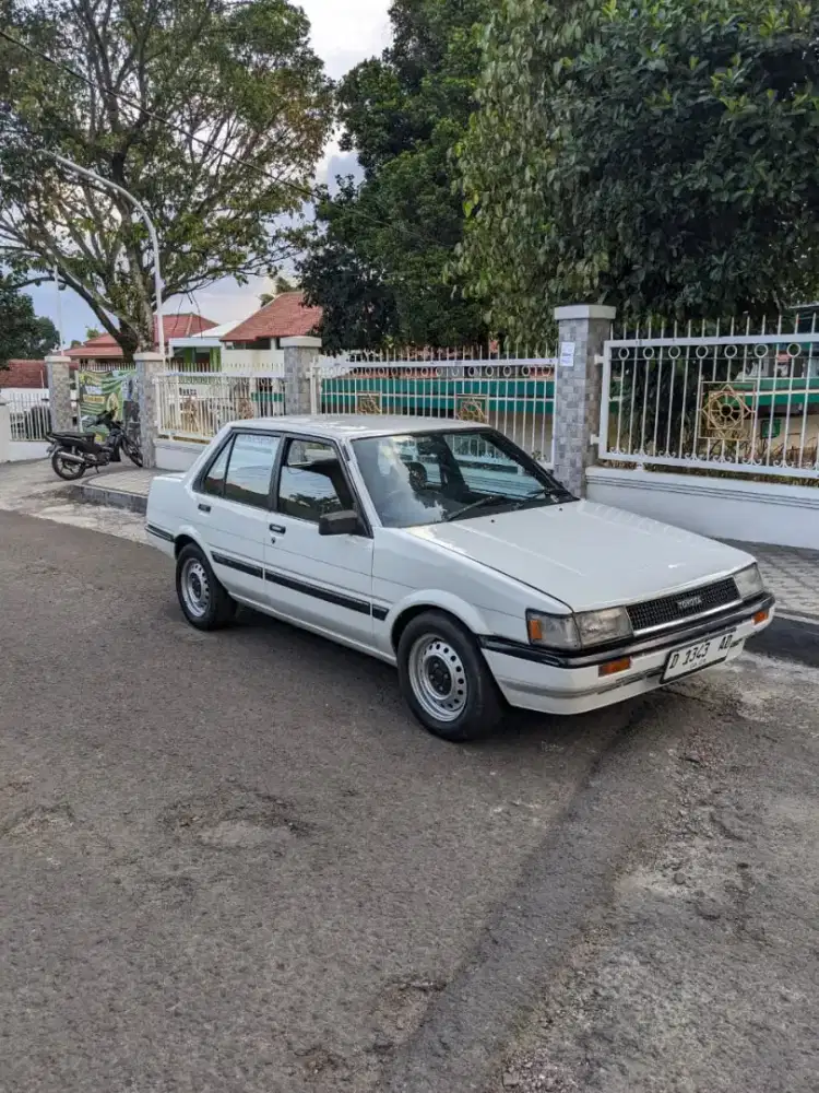 [JUAL MURAH] TOYOTA Corolla de saloon 1987