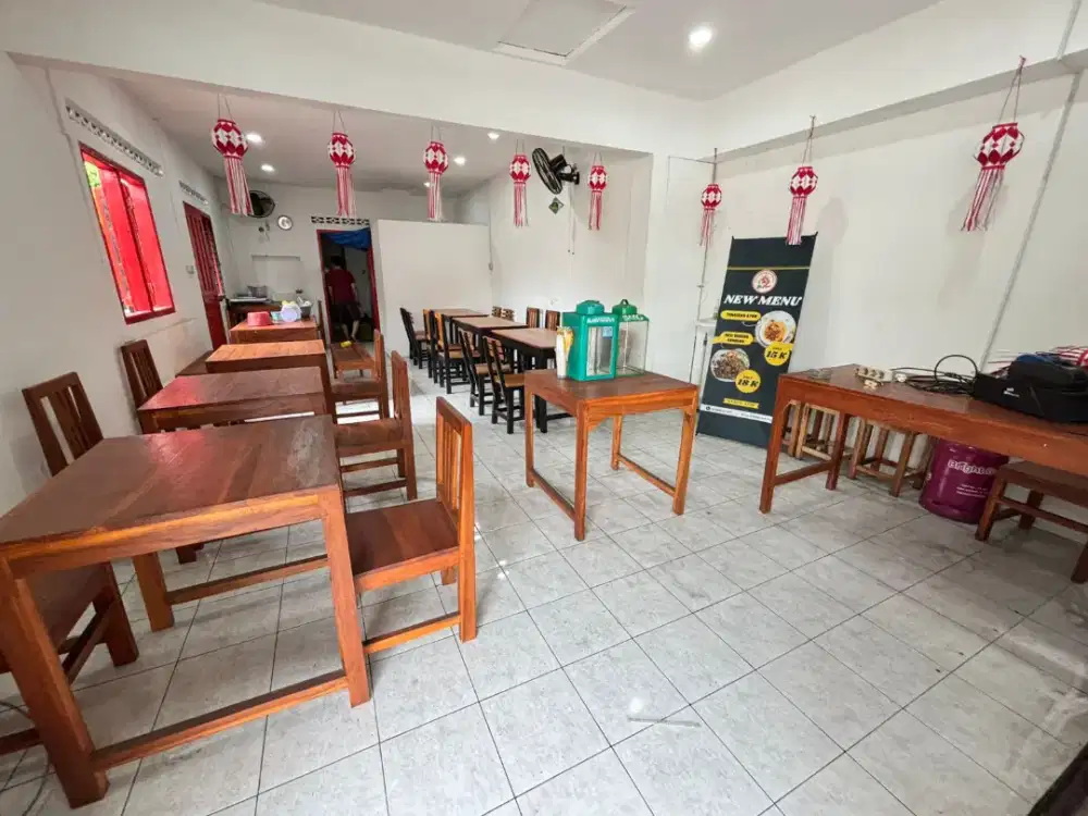 Maje Kursi Warung Makan