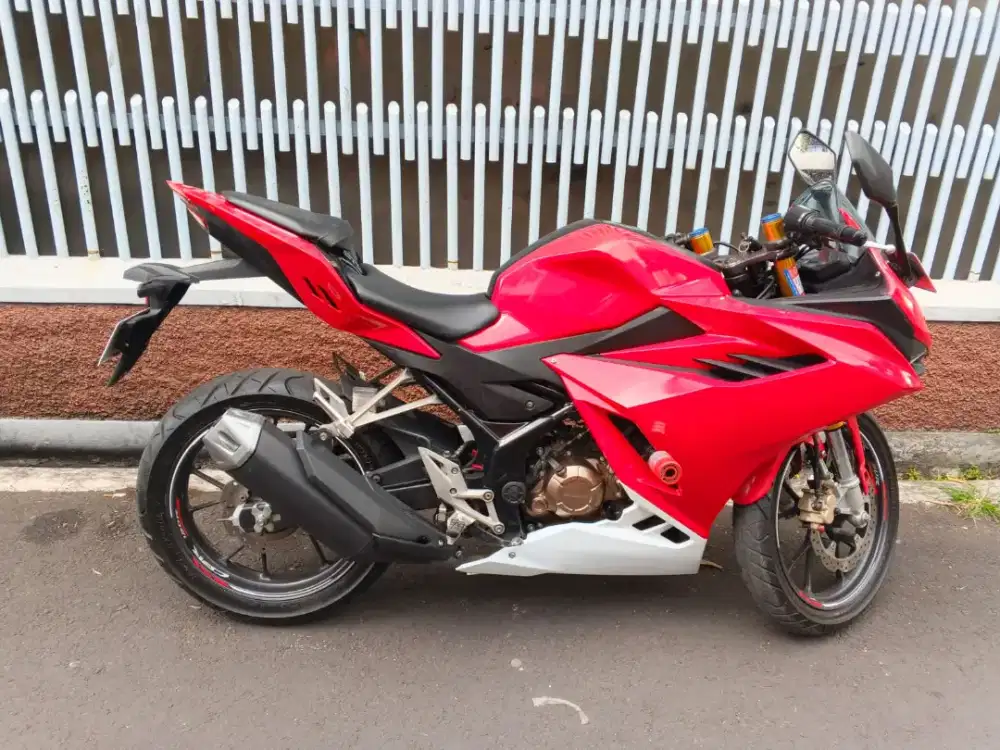 JUAL CEPAT Honda CBR150R New 2023, plat DA (Banjarmasin) Super Mulusss