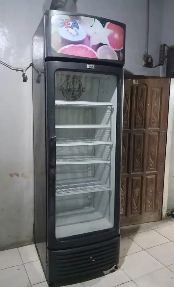 Showcases GEA ukuran jumbo