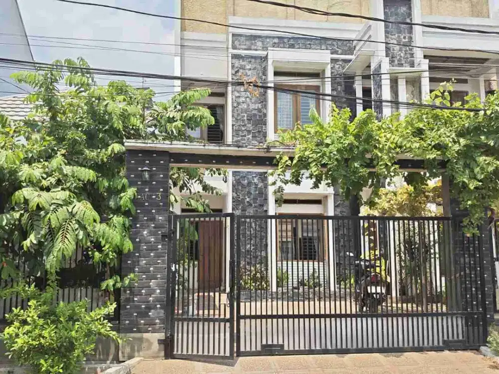 Dijual rumah di daerah jakarta timur