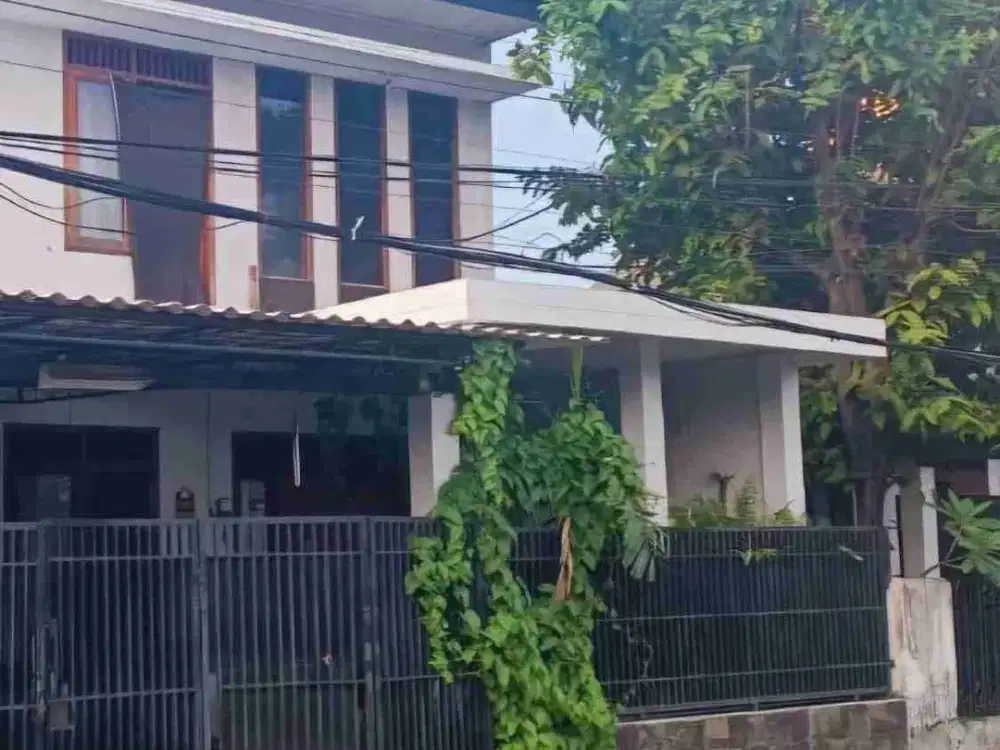 Di jual Rumah Bagus Tanah Luas Dalam Komplek Taman Meruya