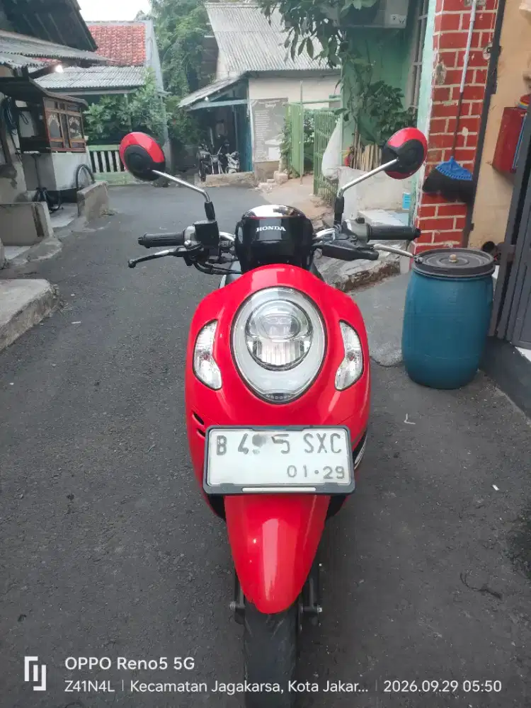Di jual Scoopy 2024 merah hitam