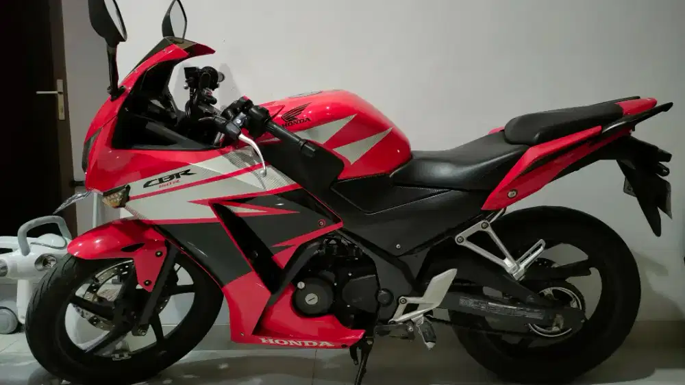 CBR150R Tahun 2015