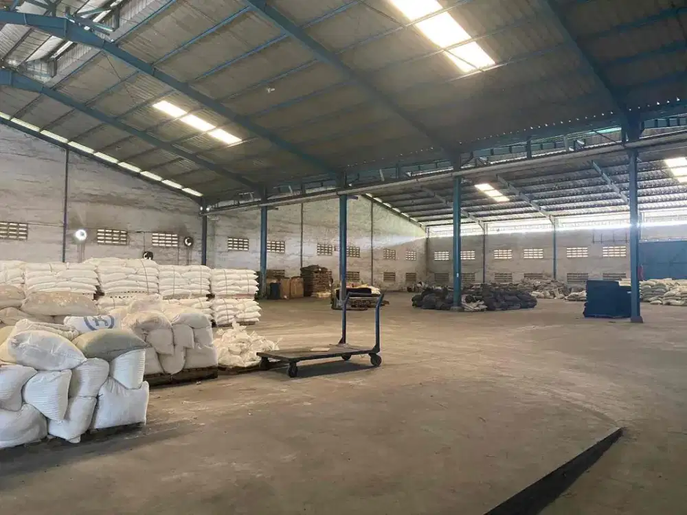 DISEWAKAN GUDANG INDUSTRI 26000 M2 TERDIRI 17 GUDANG PASAR KEMIS