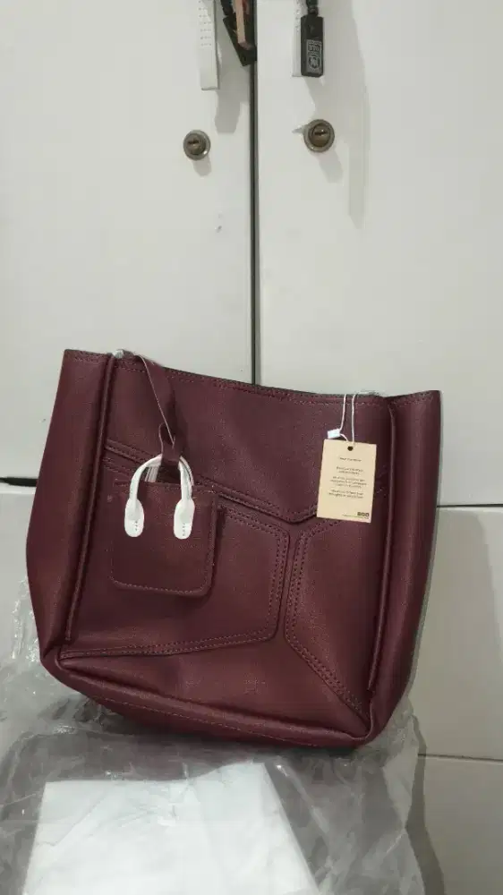 Tas wanita simpel cantik