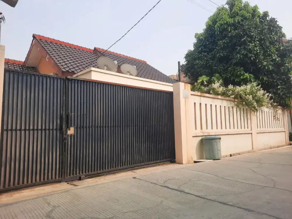 Dijual rumah dan perabotan siap huni