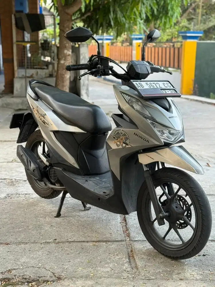 Honda beat streat 2020 ab on