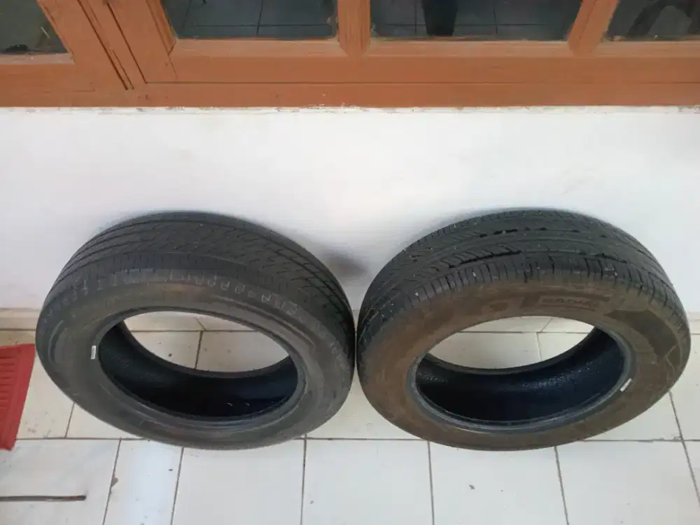 Di jual ban mobil masih mulus dan bagus