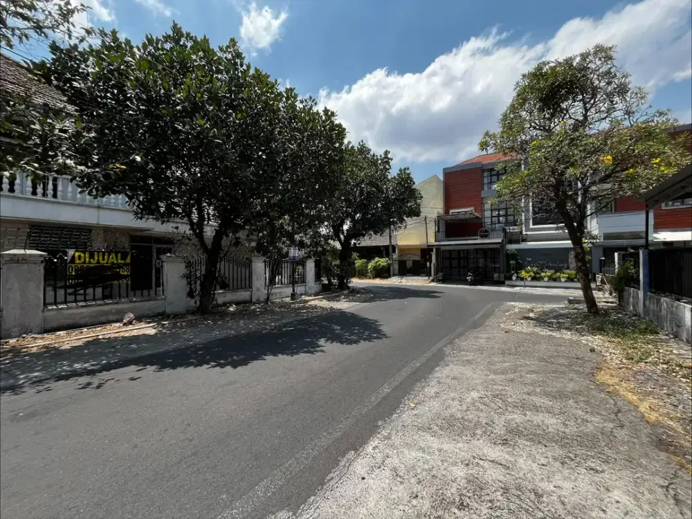 Rumah Bunga Merak Hitung Tanah Dkt Suhat