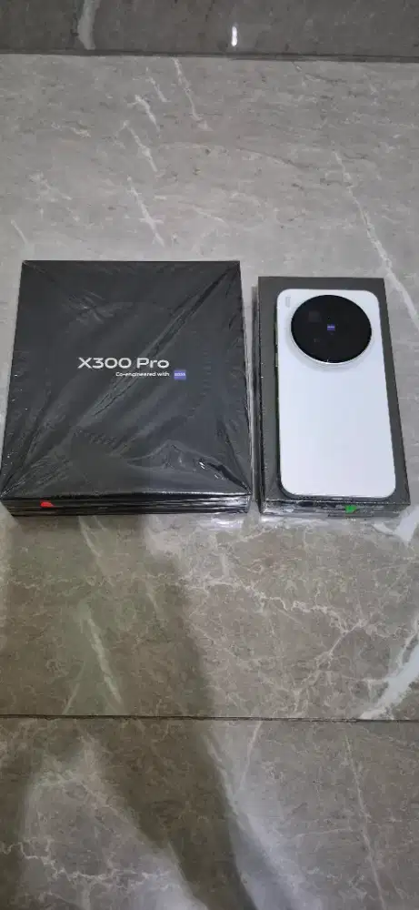 Vivo x300 Pro ( 16/512 )