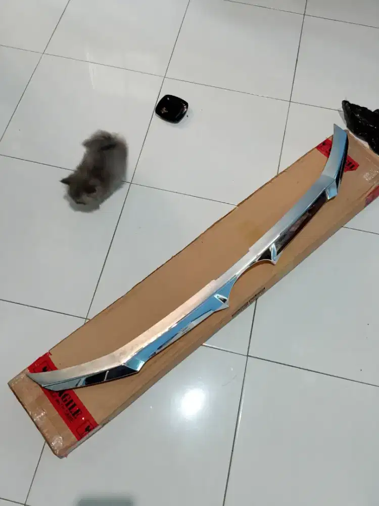Sirip atas belakang toyota agya sport