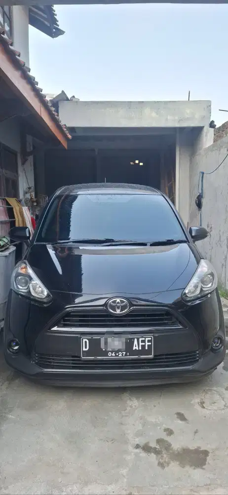 Toyota Sienta E MT