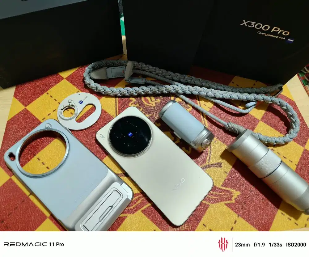 Vivo x 300 Pro Brown + Camera Kit (Blue)