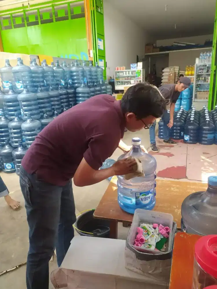CARI 2 KURIR GALON BERPENGALAMAN