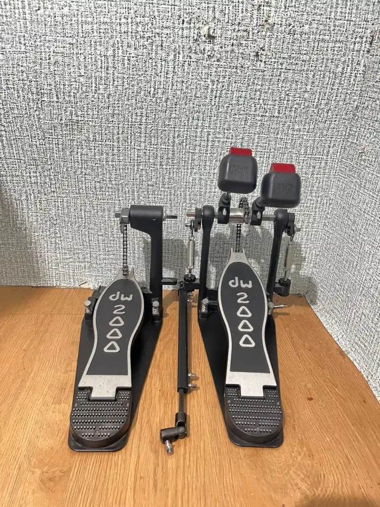 Double pedal drum DW2000 like new
