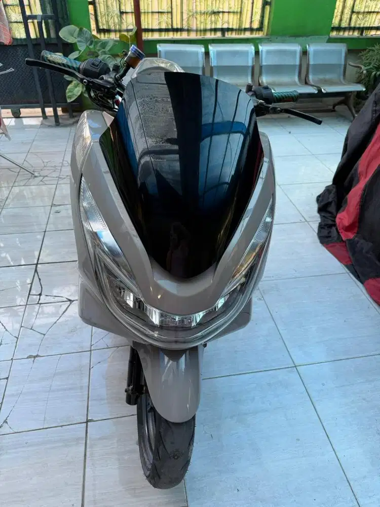 Honda pcx 2016 warna putih