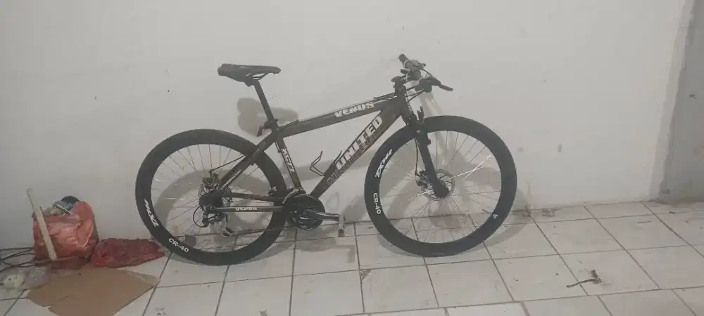 Sepeda United XC77 bekas
