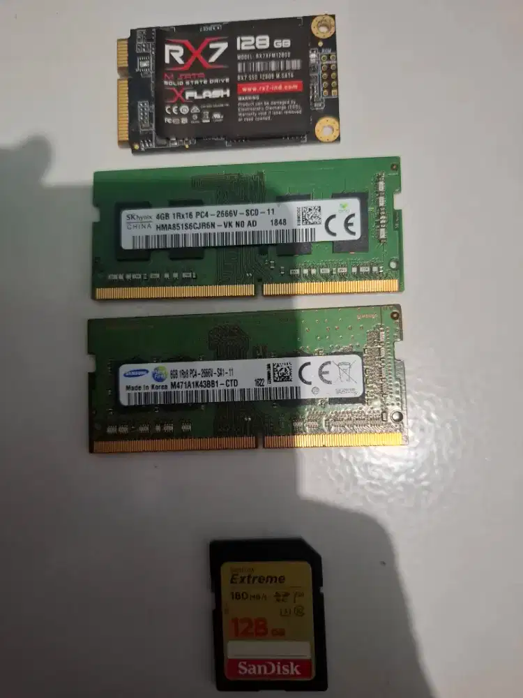 RAM 8 Gb dan 4 Gb DDR 4, SD Card 128 Gb dan M.Sata 128 Gb Bkas copotan