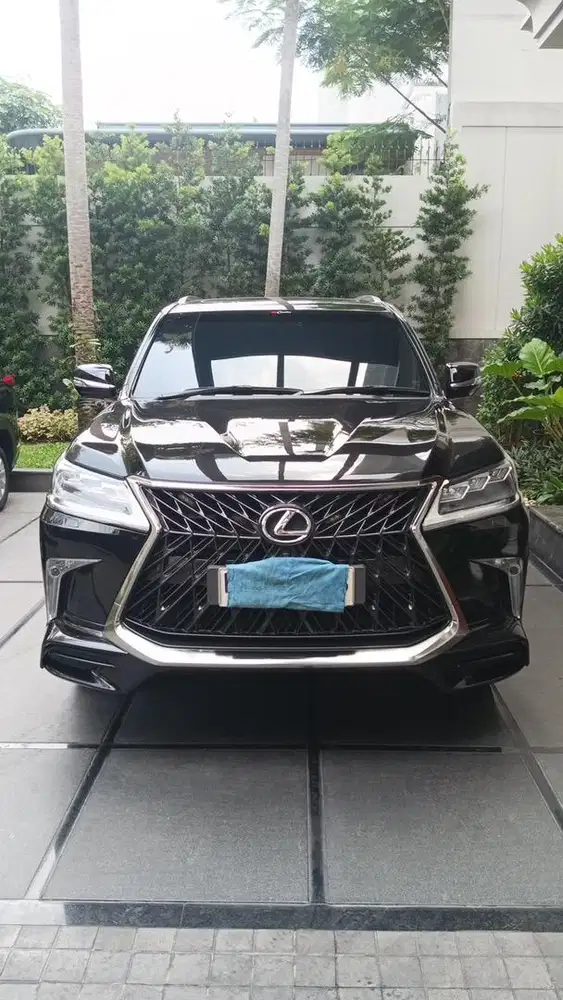 LX570 F sport 2018