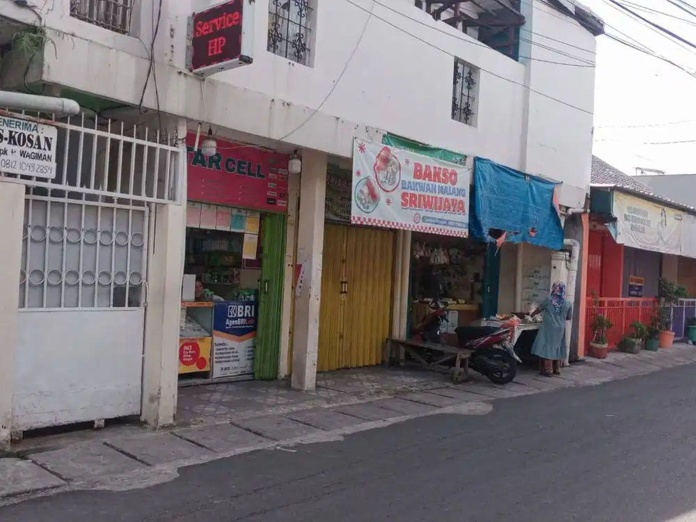 Dijual Rumah Tinggal plus Kios dan Kos-kosan
