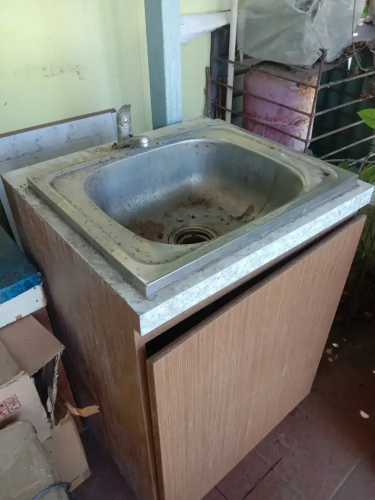 Dijual wastafel bekas usaha di mall