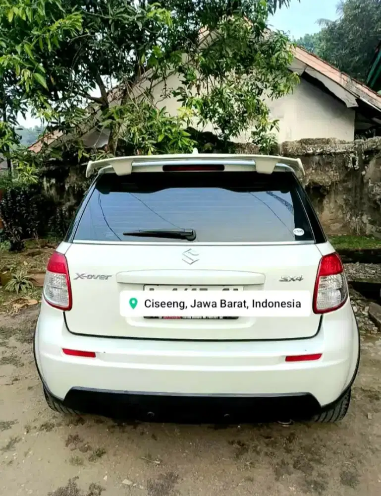 Jual Suzuki SX4 xover warna putih