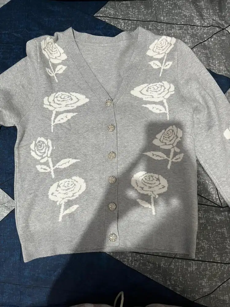 giys adaa yg mauu gaa ini cardigan baru bgtt ak beli aku cmn cabut tag