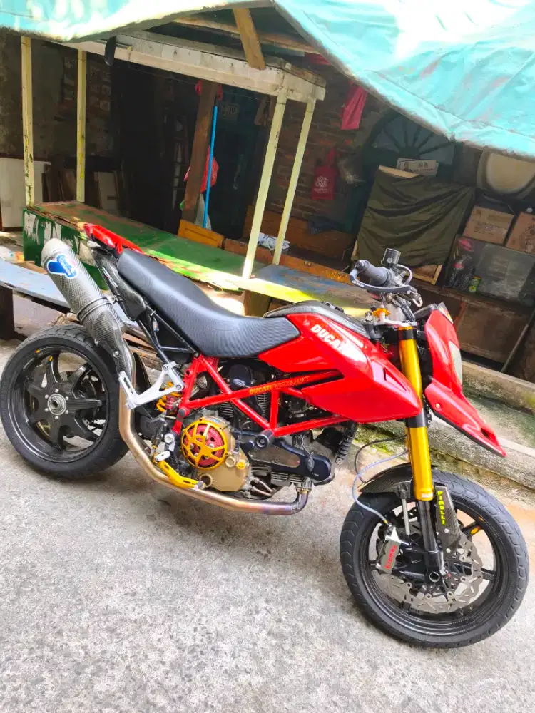 Ducati Hypermotard 1100 2008 (Full Spek)