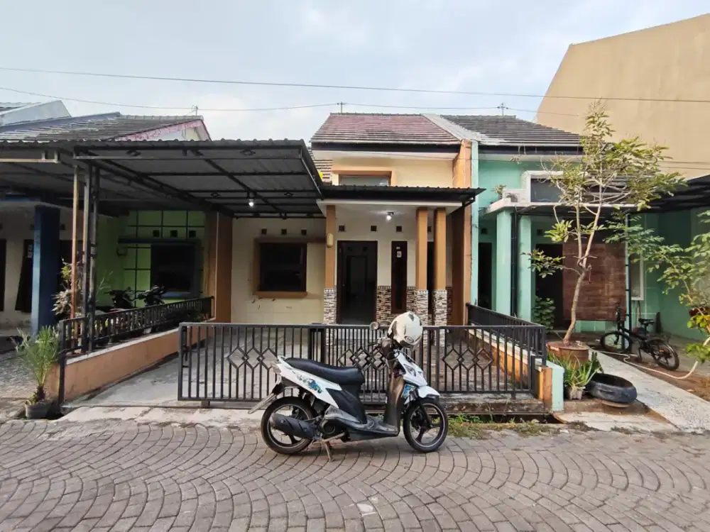 RUMAH DI GENTAN SUKOHARJO